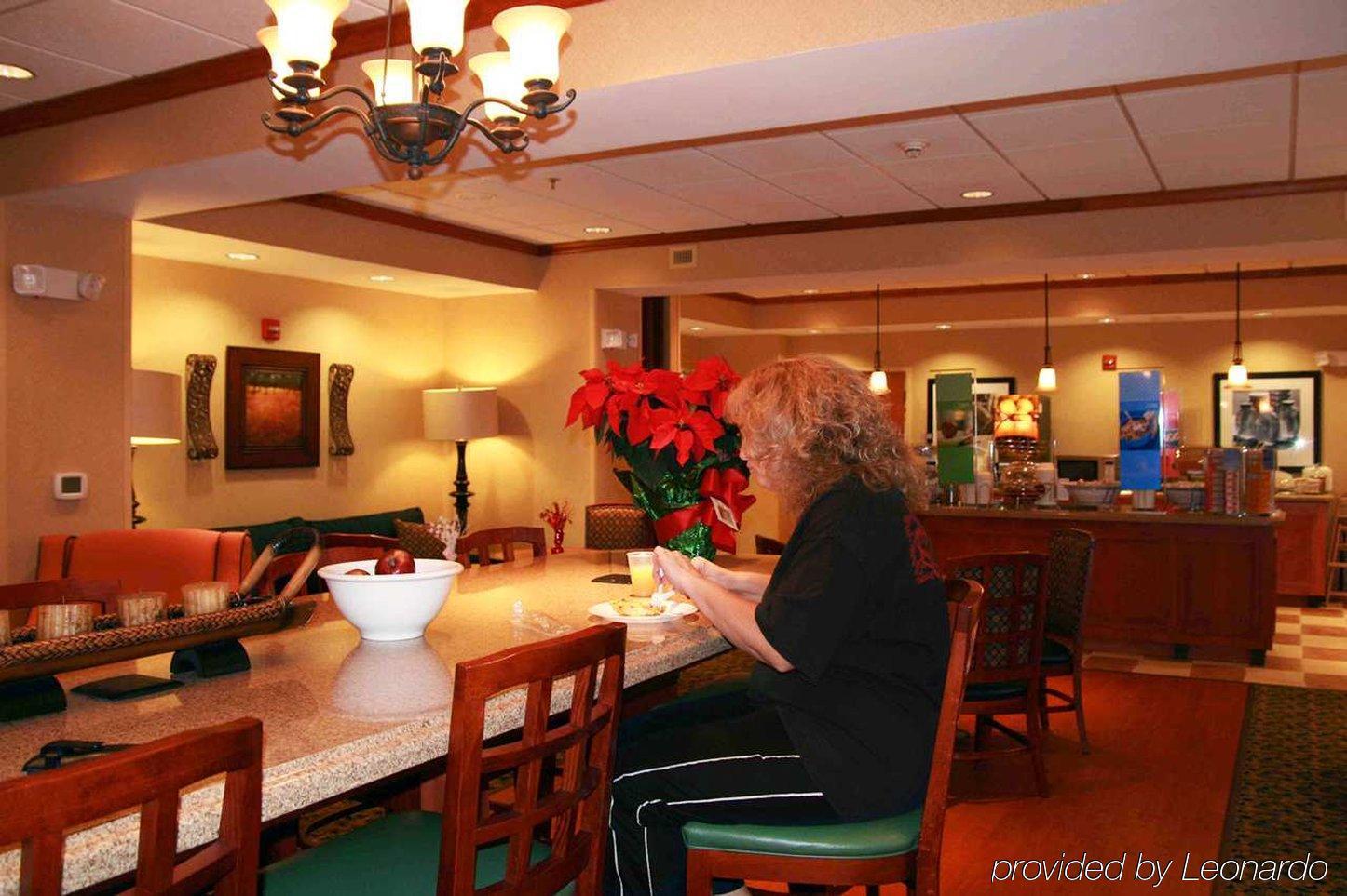 Hampton Inn Gretna - Smith Mountain Lake Restaurant photo